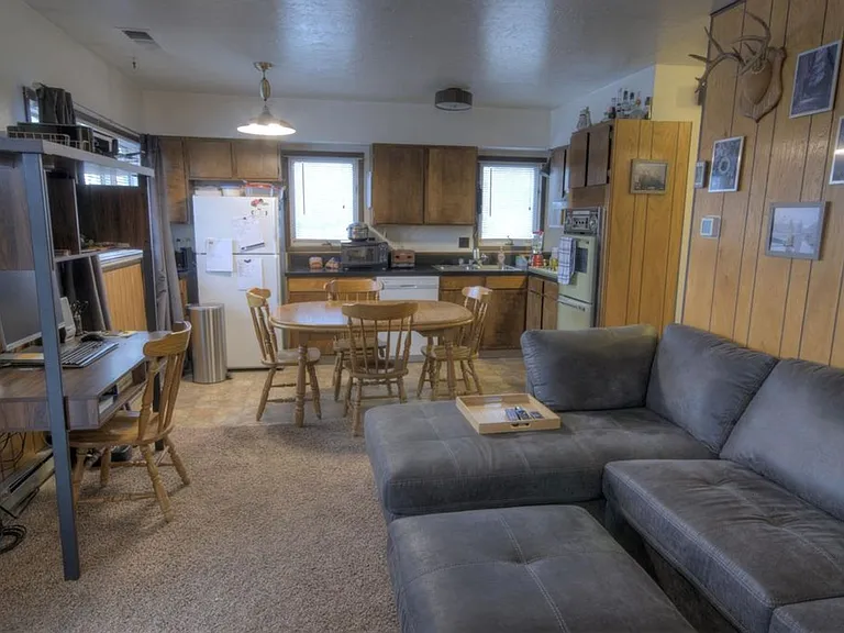 3630 Dore Ln — Photo 2
