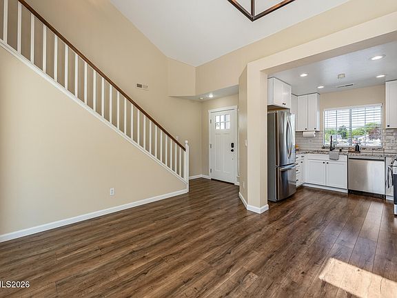4th image of 3268 Rose Vista Dr