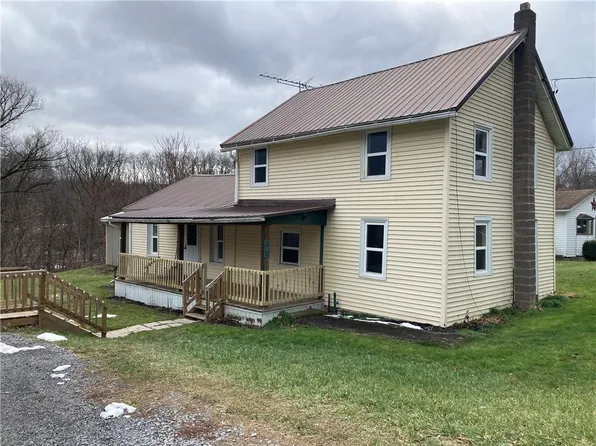 52 Margaret St, Penn Yan, NY 14527