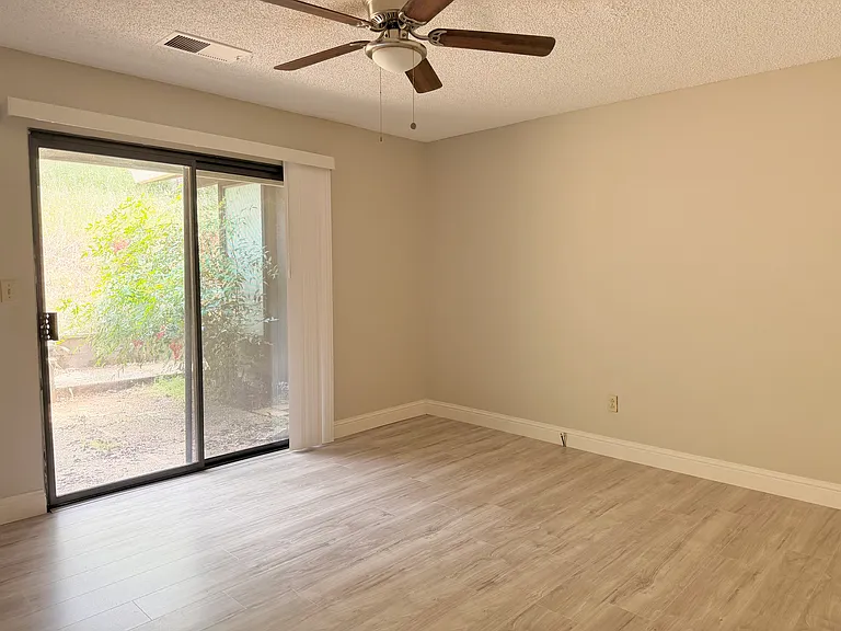 2401 Oakvale Dr — Photo 10