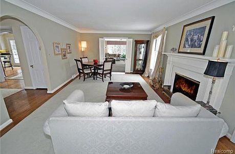 4th image of 60 Lochmoor Blvd