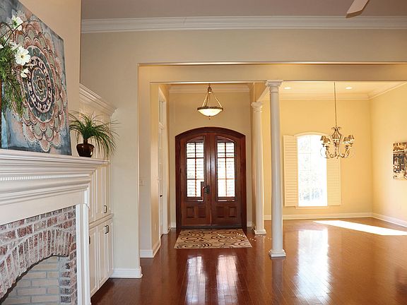 4th image of 98 Saint Annes Dr