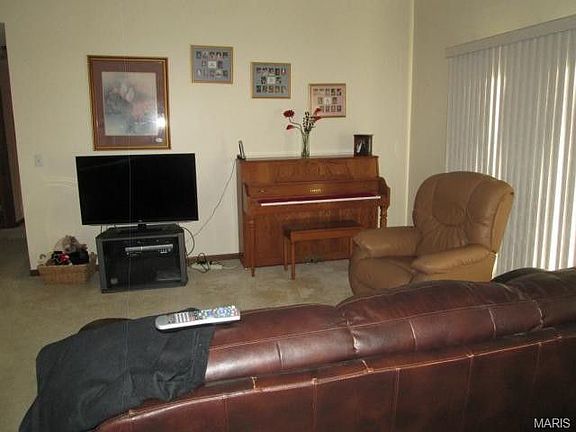 4th image of 422 S Breckenridge Ave