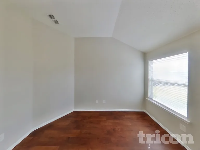 1009 Ridge Top Dr — Photo 5