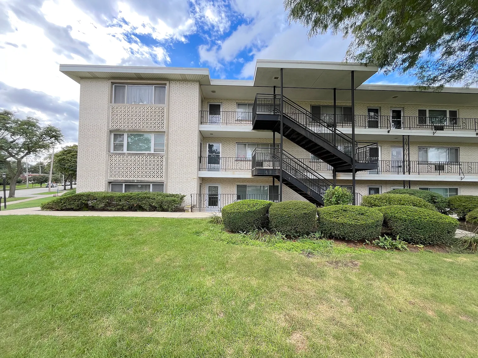 1 bed, 650 sqft, $1,650 — Photo 2