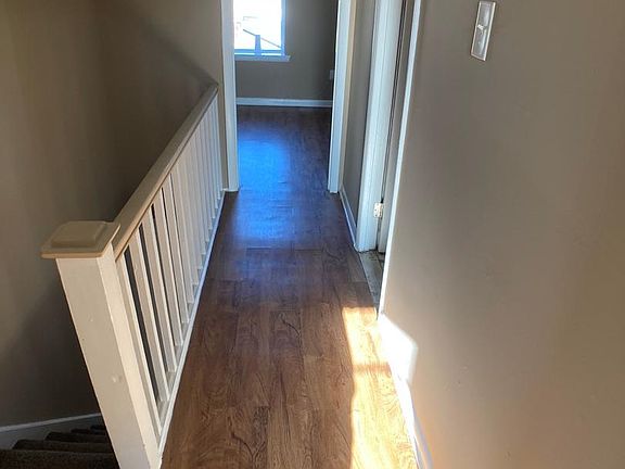 3rd image of 652 N Sickels St