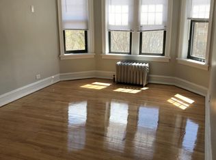 2324 W Addison St #B1, Chicago, IL 60618