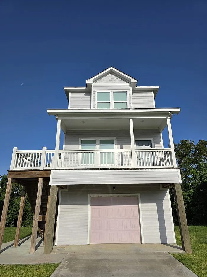 4 bed, 2.0 bath, 1432 sqft, $1,601 — Photo 1