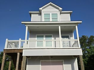 6326 Red Oak Dr, Hitchcock, TX 77563
