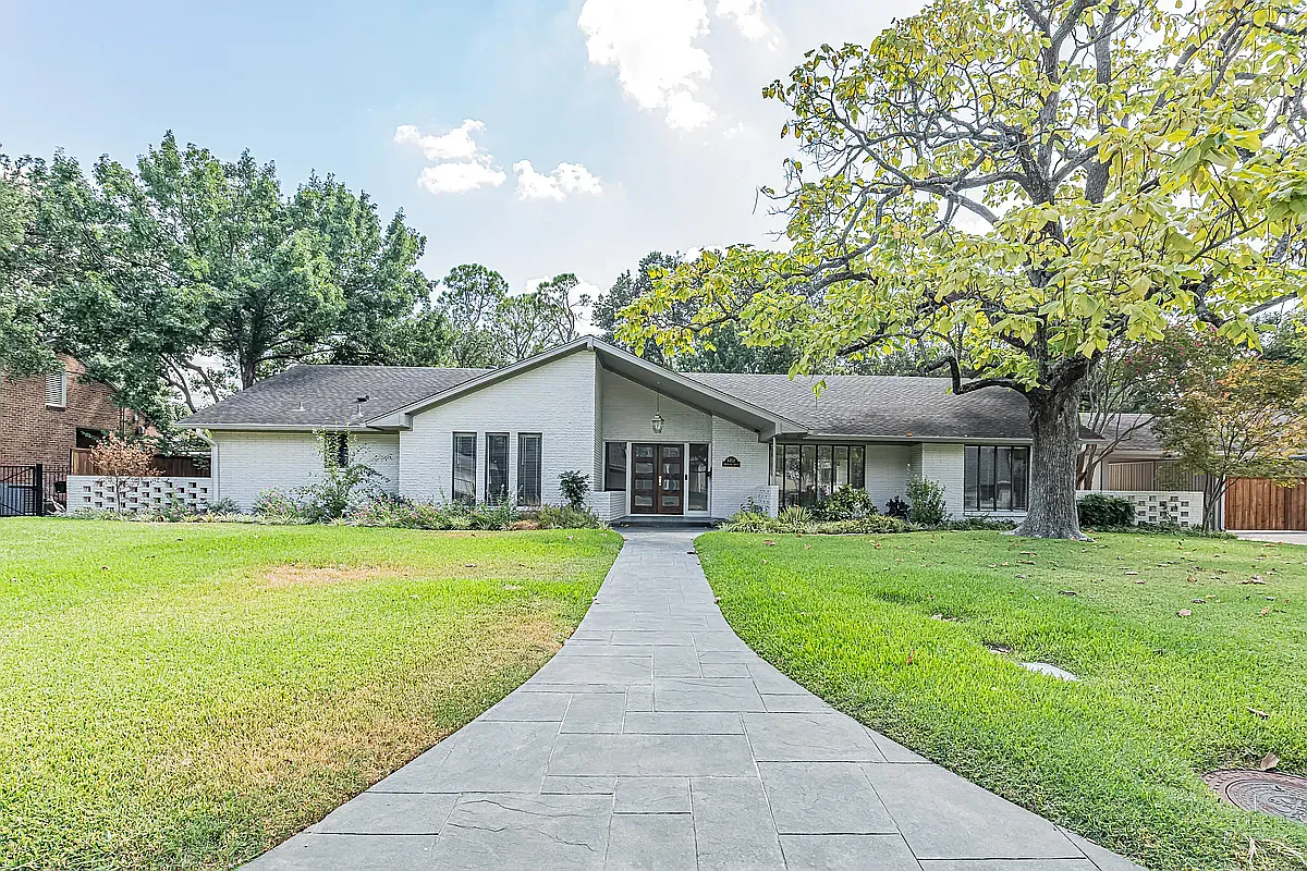 5 bed, 4.5 bath, 2931 sqft, $9,000 — Photo 1