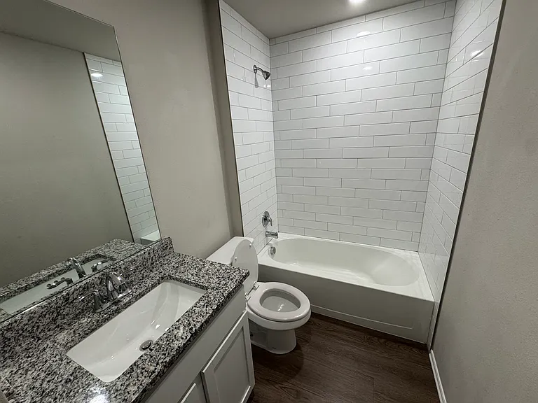 2705 Spring Creek St — Photo 5