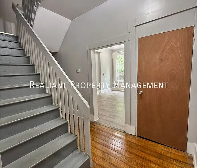 2271 Vine St — Photo 5