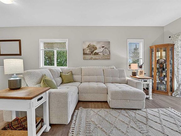 3rd image of 129 NE Silkstone Rd W #7