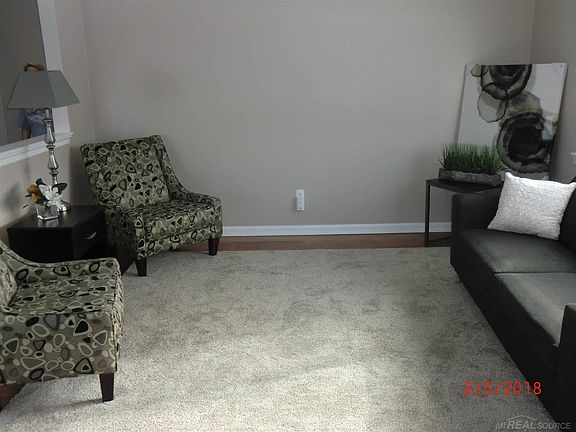 3rd image of 318 Olympia Dr