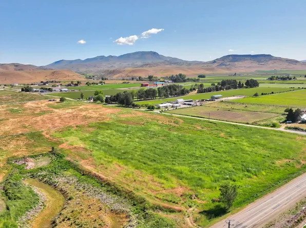 5 Arabian Ln, Emmett, ID 83617