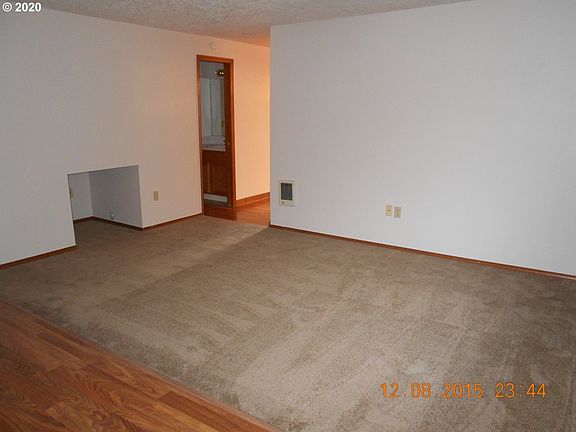 4th image of 101 NE Coast Pine Ave