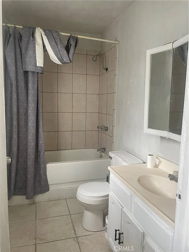 2 bed, 1050 sqft, $2,800 — Photo 2