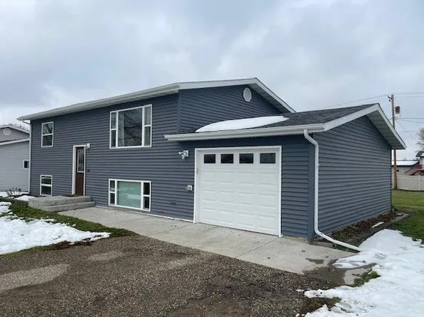 420 2nd St NE, Surrey, ND 58785