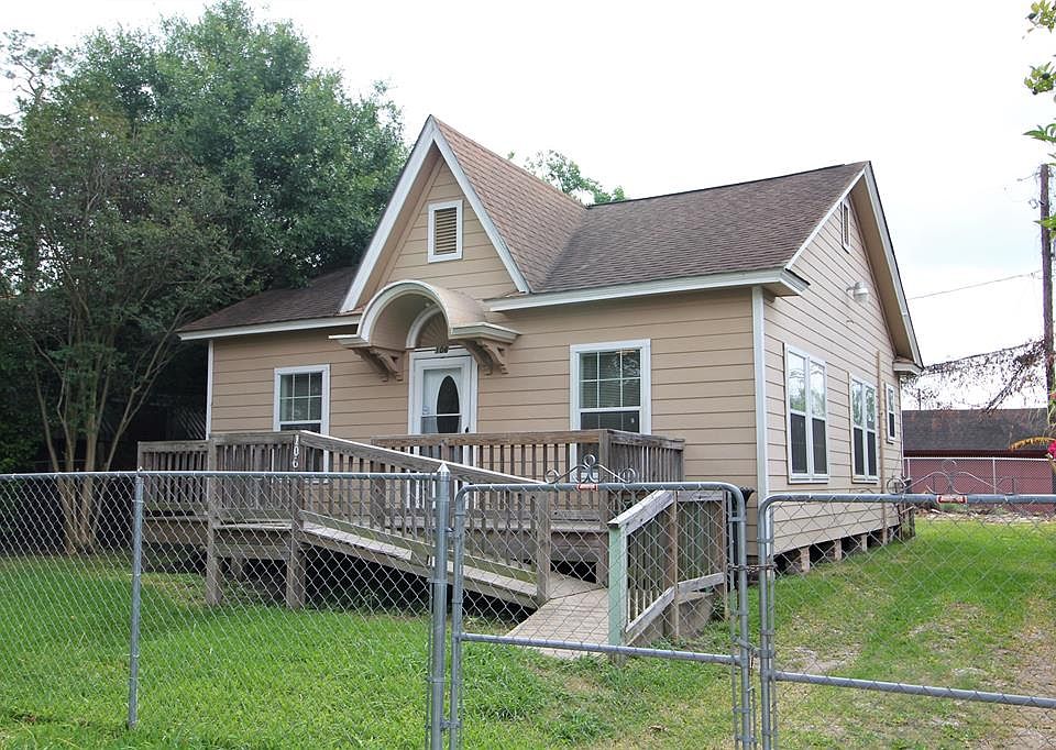 1st image of 106 Bedford St
