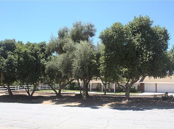 3rd image of 29051 Highland Blvd
