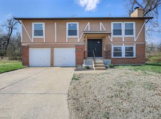 12687 Tremblewood Dr, Florissant, MO 63033