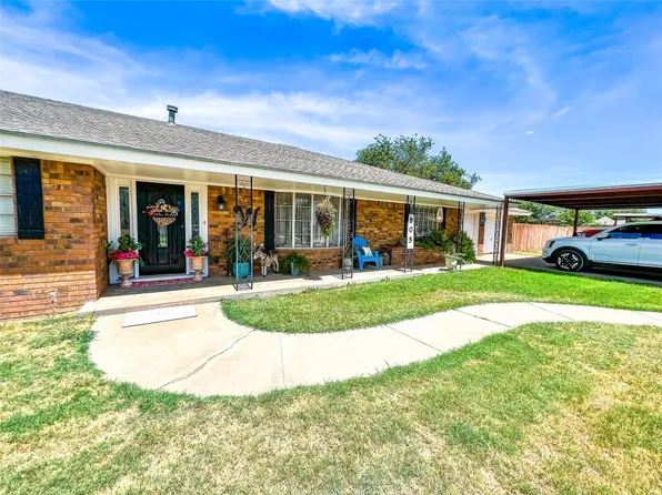805 S 1st St E, Haskell, TX 79521