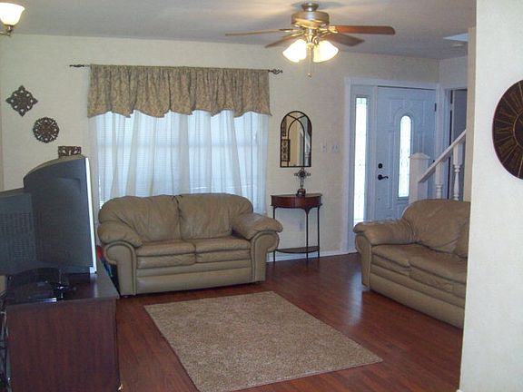 2nd image of 305 Humphrey Ave
