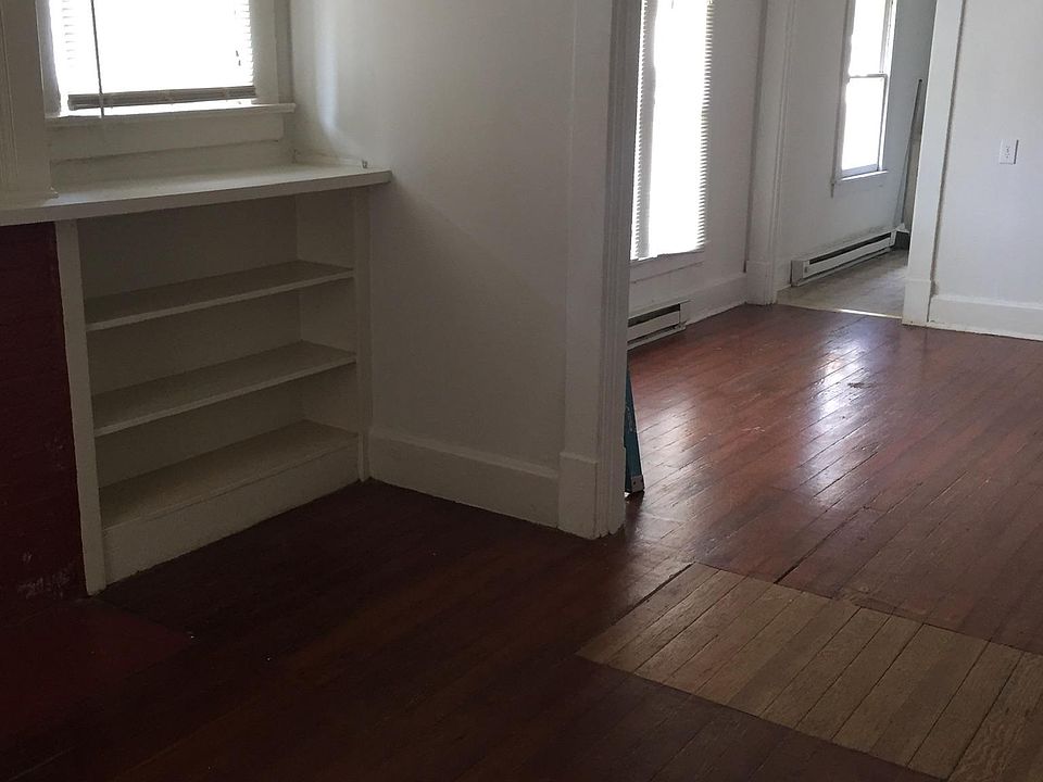 1st image of 225 Lincoln Ave