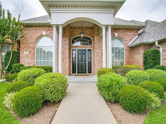 3rd image of 1021 Longmeadow Ln