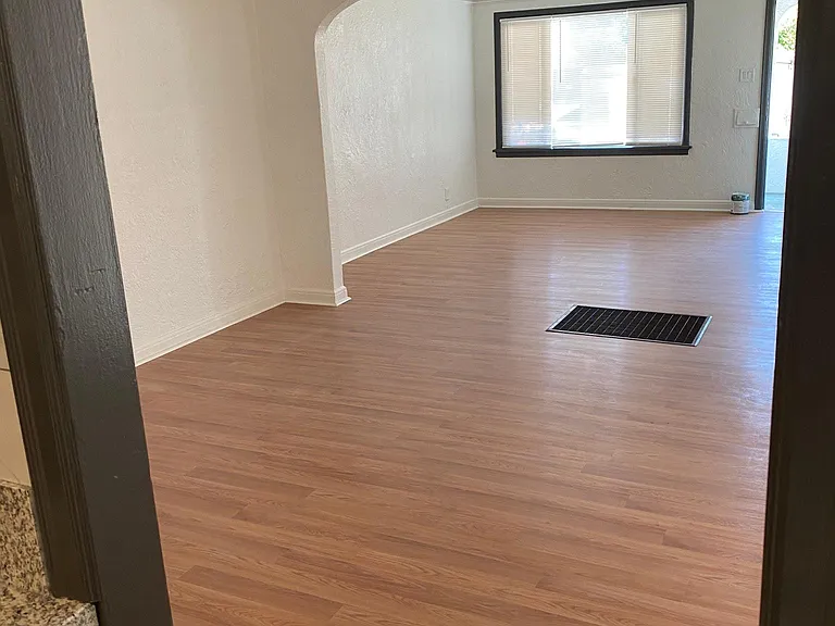 2634 S Redondo Blvd — Photo 4