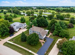 43 N Royal Oaks Dr, Bristol, IL