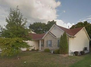 1747 Chestnut Farms Ct, Fenton, MO 63026