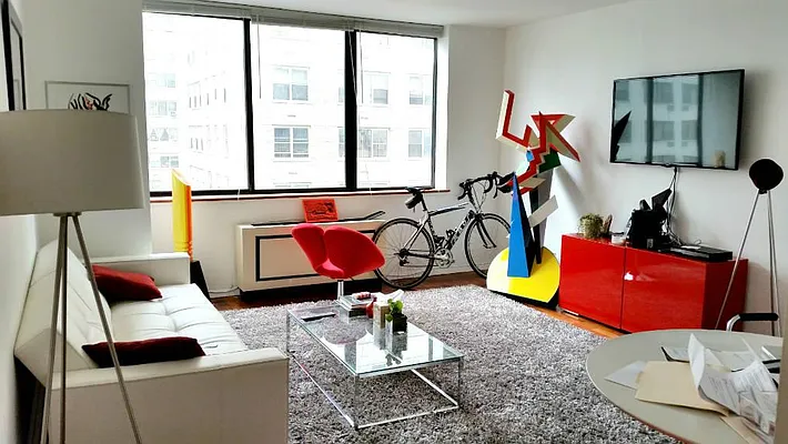 Rented by Level Group | media 8