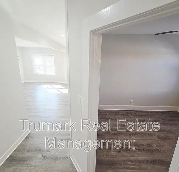 433 W Garfield Ave — Photo 13