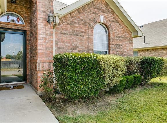 3rd image of 5312 Castlewood Cir