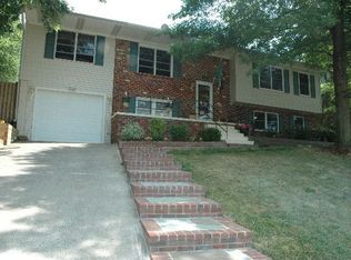 131 Governors Dr SW, Leesburg, VA 20175