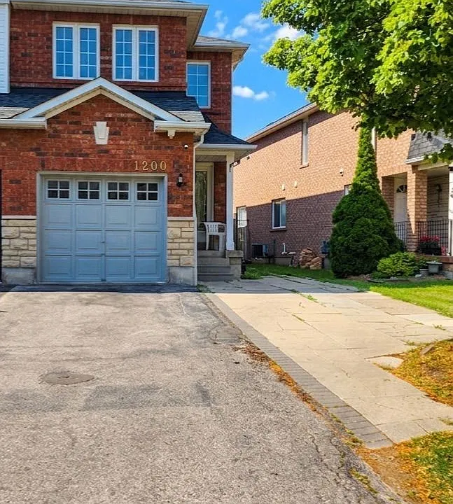 1200 Foxglove Pl