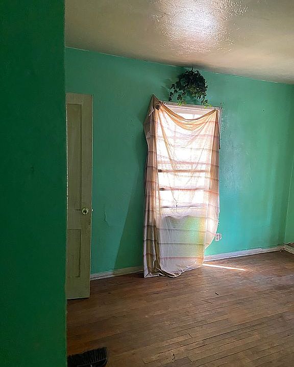 1st image of 1503 W 28th Ave