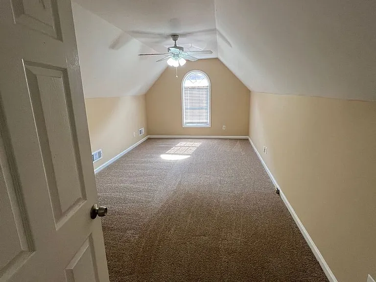824 Georgian Point Dr — Photo 25