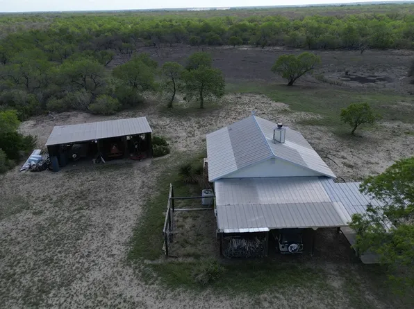 330 County Road 412, Three Rivers, TX 78071
