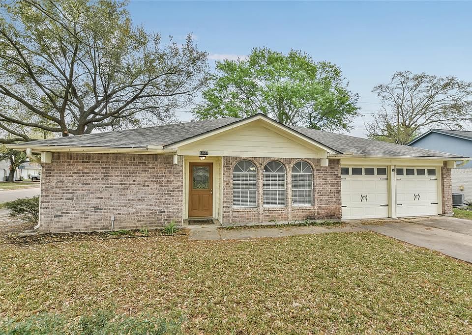1st image of 13618 Piney Oaks Dr