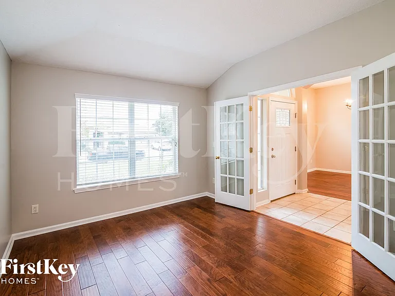 528 Millhouse Ln — Photo 7