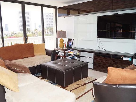 2nd image of 1000 Island Blvd #707