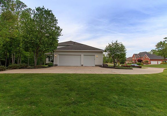 4th image of 648 Saddlebrook Dr
