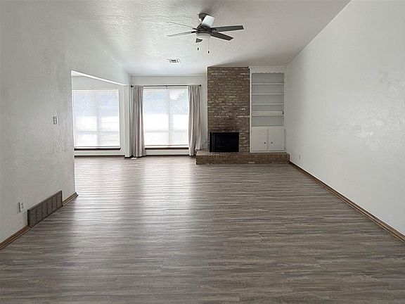 4th image of 405 NE 46th St