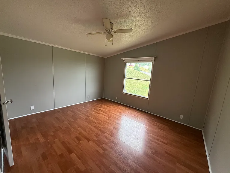 125 Middle Ave #40 — Photo 16