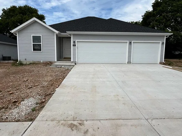 1067 N Labrador Avenue, Republic, MO 65738