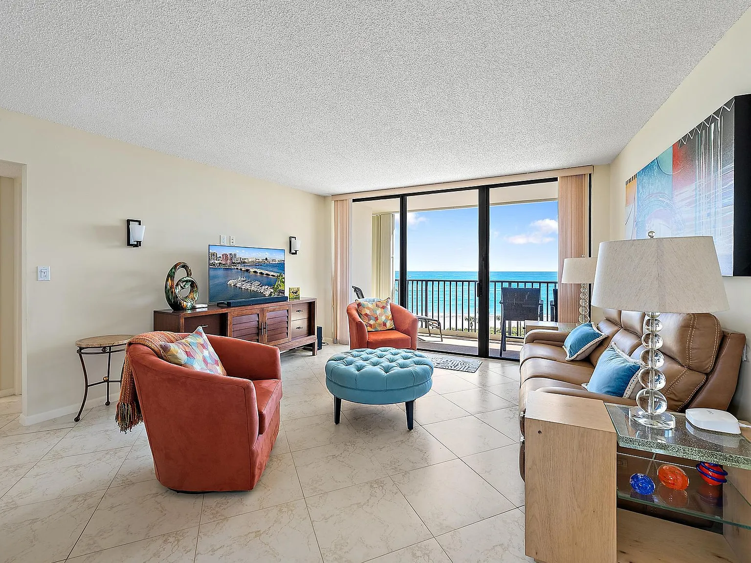2 bed, 2.0 bath, 1170 sqft, $8,500 — Photo 4