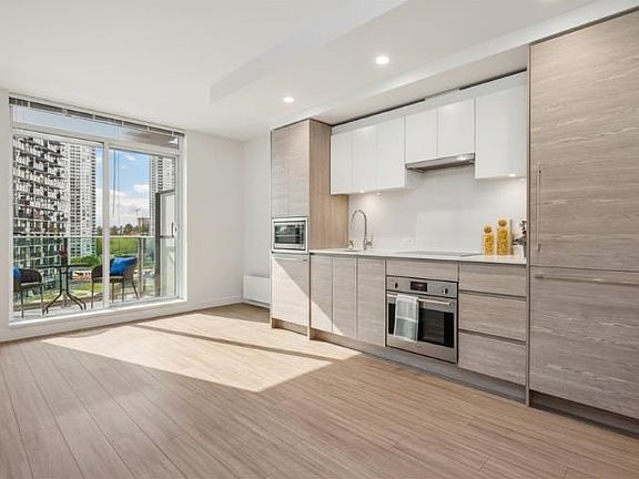 2nd image of 13655 Fraser Hwy #807