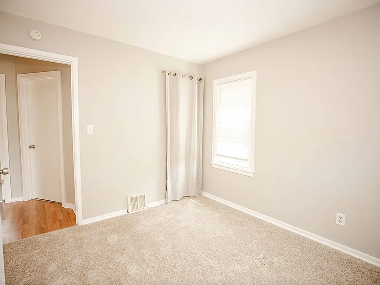213 Warrington Rd — Photo 13